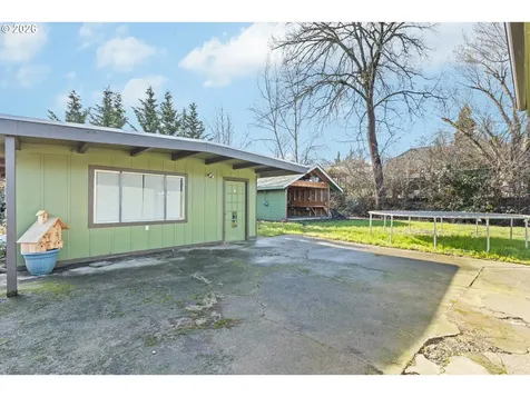 1993 Linnell Avenue Roseburg OR 97471