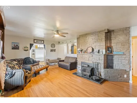 1993 Linnell Avenue Roseburg OR 97471