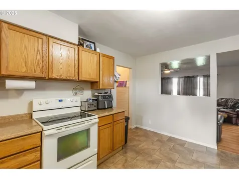 1993 Linnell Avenue Roseburg OR 97471