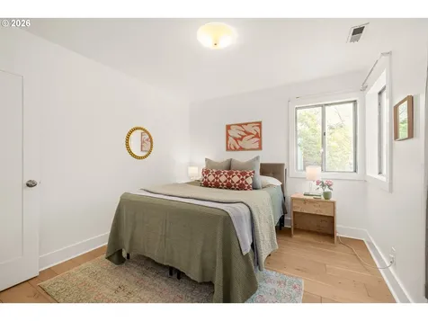 5923 SE Franklin Street Portland OR 97206