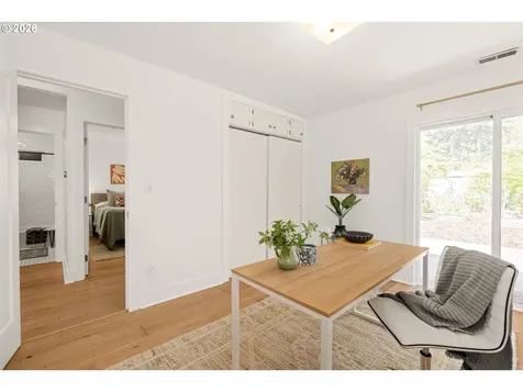 5923 SE Franklin Street Portland OR 97206