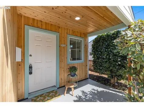 5923 SE Franklin Street Portland OR 97206
