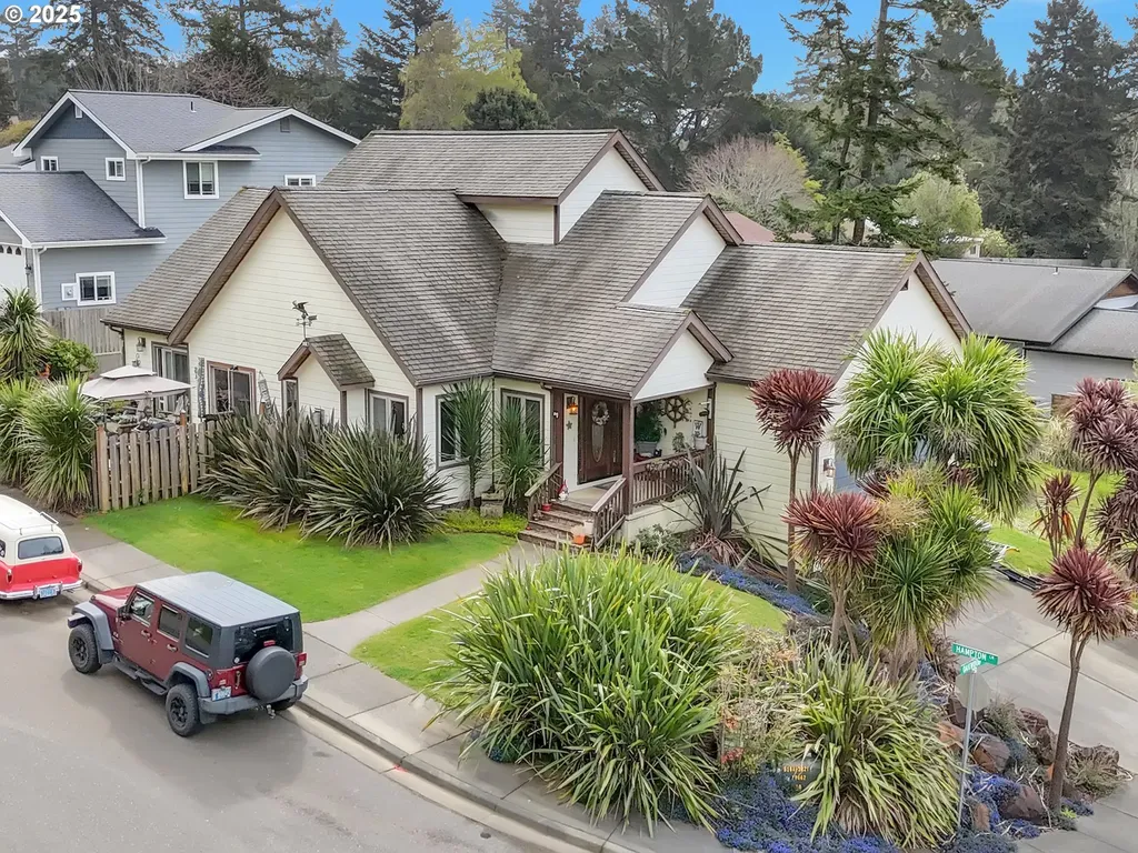 6931 Oakwood Court Brookings OR 97415