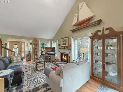 6931 Oakwood Court Brookings OR 97415