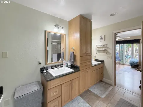 6931 Oakwood Court Brookings OR 97415