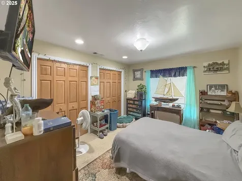 6931 Oakwood Court Brookings OR 97415