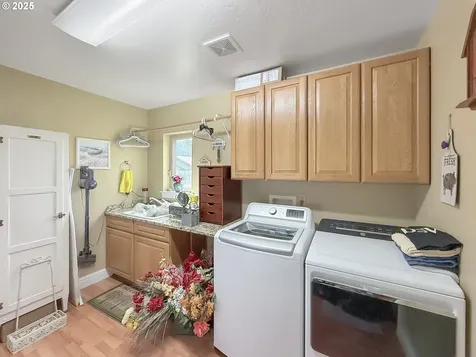 6931 Oakwood Court Brookings OR 97415