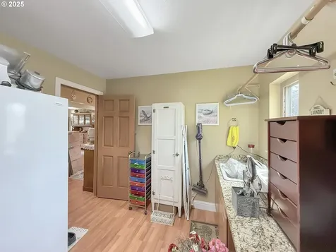 6931 Oakwood Court Brookings OR 97415