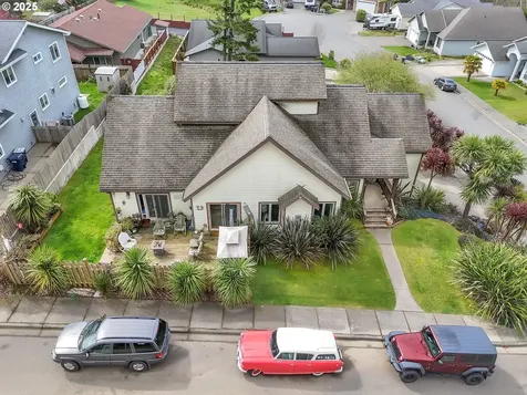6931 Oakwood Court Brookings OR 97415
