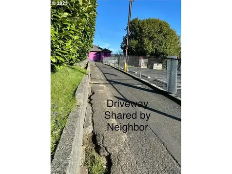 1524 Sheridan Avenue North Bend OR 97459