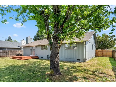 492 W Olympic Street Springfield OR 97477