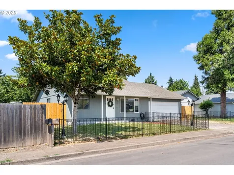 492 W Olympic Street Springfield OR 97477