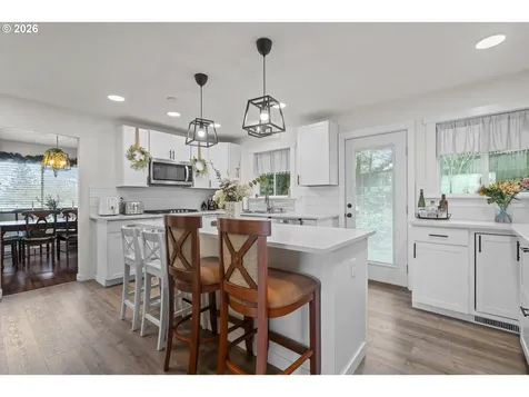 1470 Aerial Way SE Salem OR 97302
