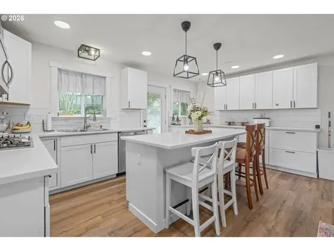 1470 Aerial Way SE Salem OR 97302