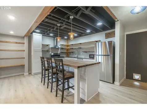 1470 Aerial Way SE Salem OR 97302
