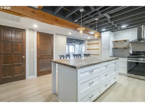 1470 Aerial Way SE Salem OR 97302