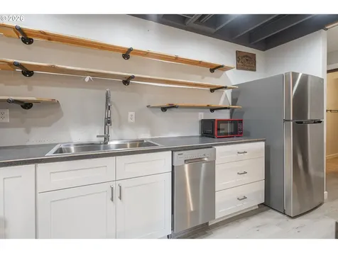 1470 Aerial Way SE Salem OR 97302