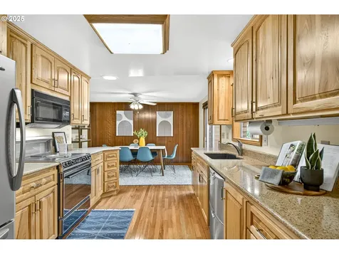 7806 N Washburne Avenue Portland OR 97217
