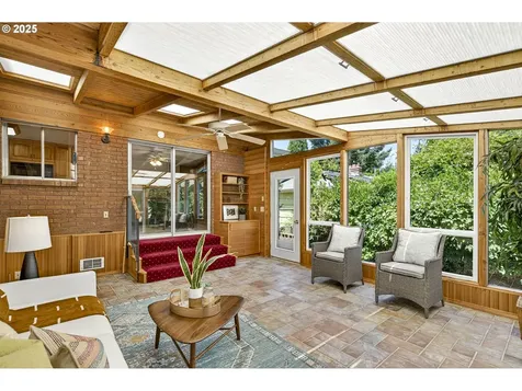 7806 N Washburne Avenue Portland OR 97217