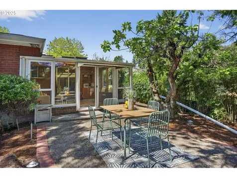 7806 N Washburne Avenue Portland OR 97217