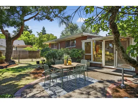 7806 N Washburne Avenue Portland OR 97217