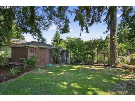 7806 N Washburne Avenue Portland OR 97217