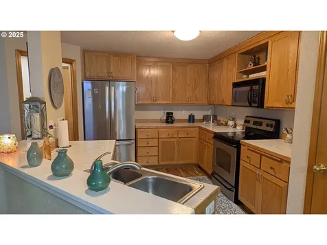 383 Briana Lane Eugene OR 97404