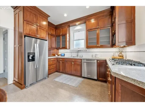 532 SE 69th Avenue Portland OR 97215