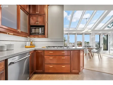 532 SE 69th Avenue Portland OR 97215