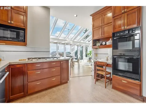 532 SE 69th Avenue Portland OR 97215