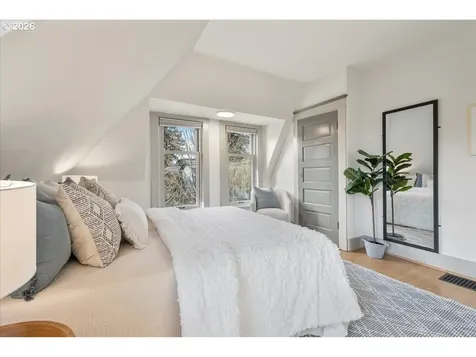 532 SE 69th Avenue Portland OR 97215