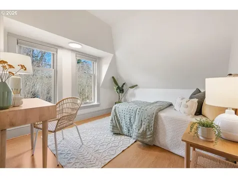 532 SE 69th Avenue Portland OR 97215