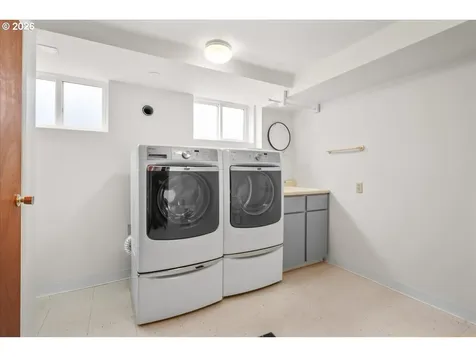 532 SE 69th Avenue Portland OR 97215