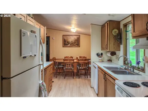 725 Forest View Lane Roseburg OR 97471