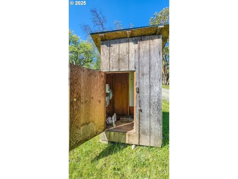 725 Forest View Lane Roseburg OR 97471