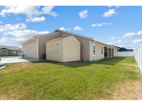 590 SW Cottonwood Drive Hermiston OR 97838