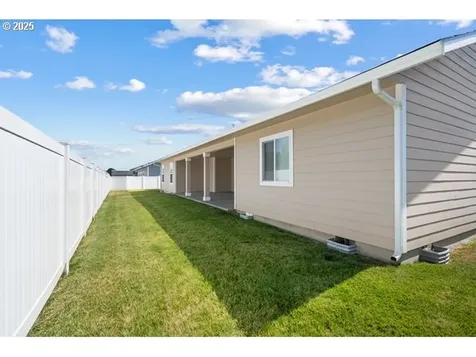 590 SW Cottonwood Drive Hermiston OR 97838