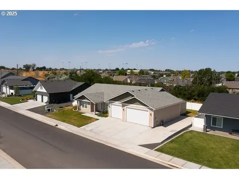 590 SW Cottonwood Drive Hermiston OR 97838