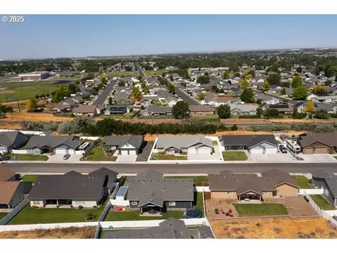 590 SW Cottonwood Drive Hermiston OR 97838