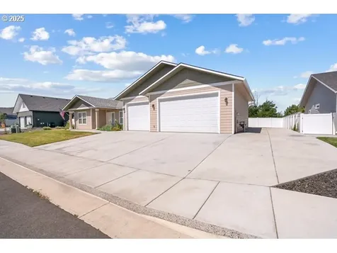 590 SW Cottonwood Drive Hermiston OR 97838
