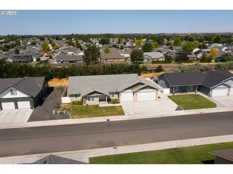 590 SW Cottonwood Drive Hermiston OR 97838