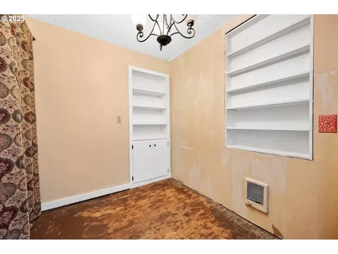948 SW Maple Street Dallas OR 97338