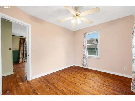 948 SW Maple Street Dallas OR 97338
