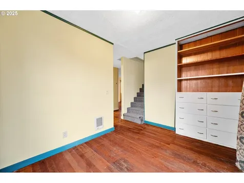 948 SW Maple Street Dallas OR 97338