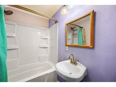 948 SW Maple Street Dallas OR 97338