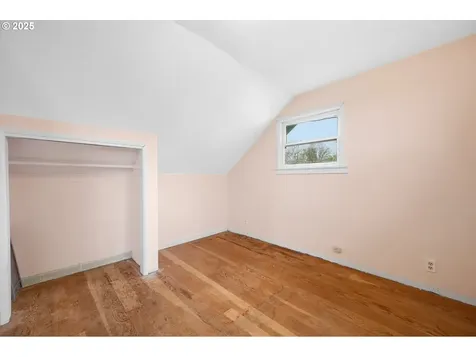 948 SW Maple Street Dallas OR 97338