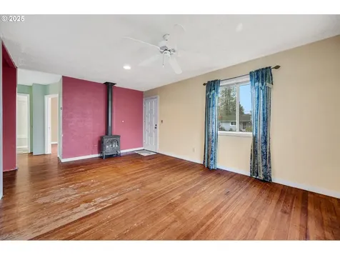 948 SW Maple Street Dallas OR 97338