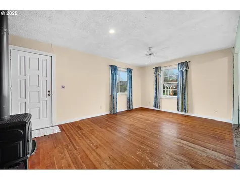 948 SW Maple Street Dallas OR 97338