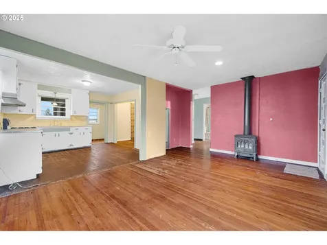 948 SW Maple Street Dallas OR 97338