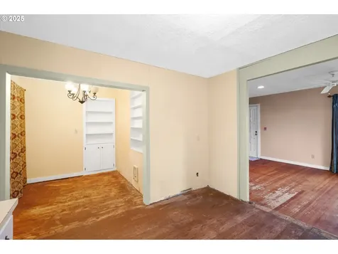 948 SW Maple Street Dallas OR 97338